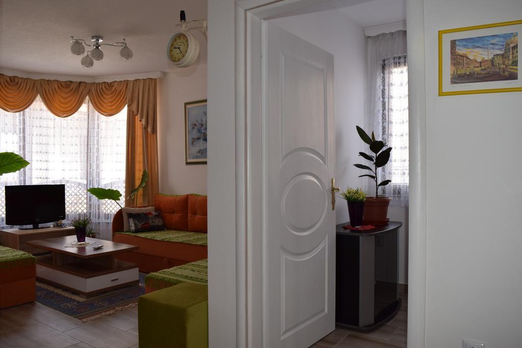 Apartments Center SJJ Extérieur photo